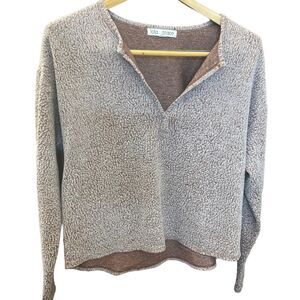 Lola and Grace textured V neck top Size S